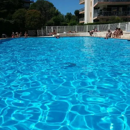 Magnifique Piscine, Verdure Proche 公寓 *